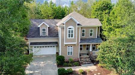1055 Hunters Run Dr Tega Cay, SC 29708