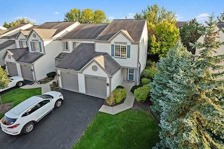 2526 Carrolwood Rd Naperville, IL 60540