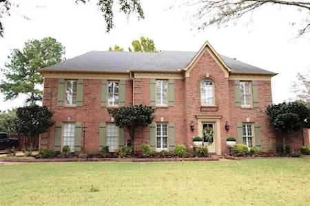 9332 Hawthorn Hill Dr Germantown, TN 38139