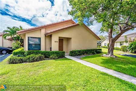 3074 Deer Creek Lake Shore Dr #6 Deerfield Beach, FL 33442
