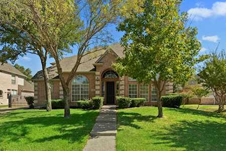 3341 Pecan Hollow Court Grapevine, TX 76051