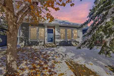 322 Sunvale Drive SE Calgary, AB T2X 2P3