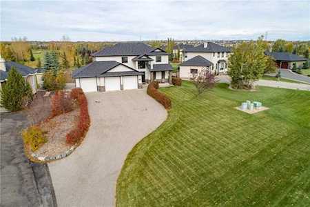 64 Bearspaw Meadows Way NW Calgary, AB T3L 2M3