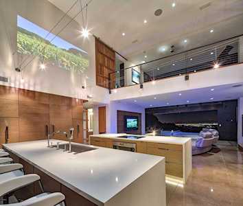 5212 E Red Rock Drive Phoenix, AZ 85018
