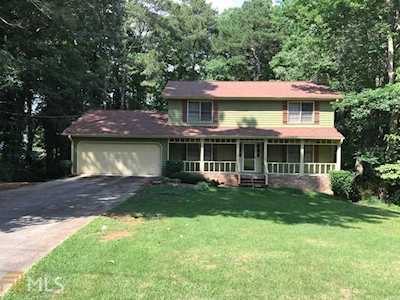 702 Windy Dr Stone Mountain, GA 30087