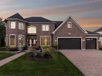 4008 Teak Circle Naperville, IL 60564