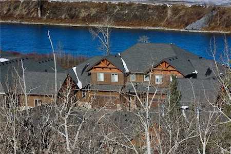 40 Riviera Way Cochrane, AB T4C 0W9
