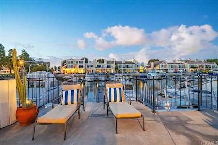 3857 Aruba Circle Huntington Beach, CA 92649