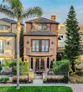 526 10th Street Huntington Beach, CA 92648