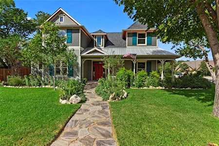 625 E Texas Street Grapevine, TX 76051