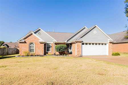 6502 Maple Hill Farms Cv Bartlett, TN 38135