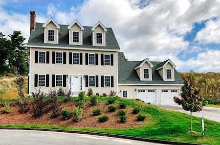 69 Sheldon Hill Drive Leominster, MA 01453