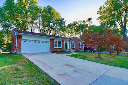 7710 Saint Bernard Ct Louisville, KY 40291