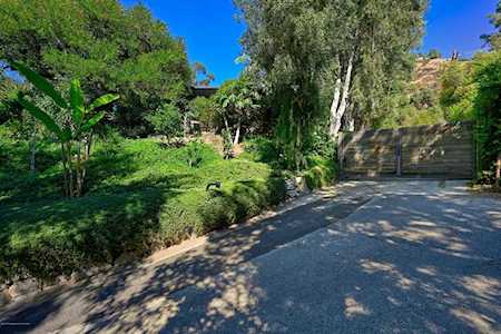 1705 Knollwood Drive Pasadena, CA 91103