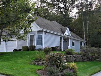 33 Summerfield Dr #33 Uxbridge, MA 01569