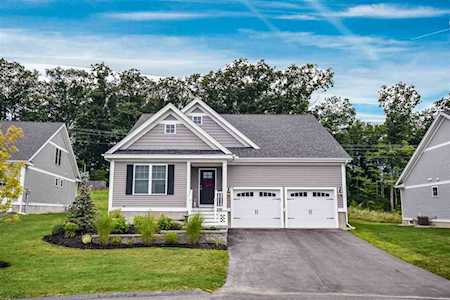 35 Sierra Hill Dr Dover, NH 03820