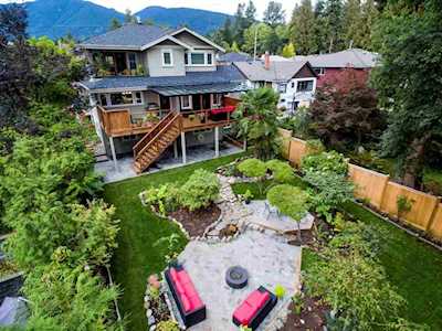 579 W 22nd Street North Vancouver, BC V7M 2A6