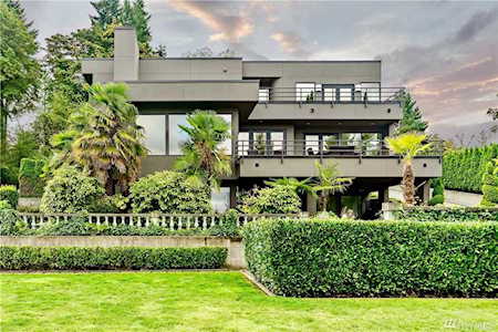 9085 NE 26th St Clyde Hill, WA 98004