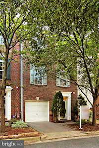 5082 Grimm Dr Alexandria, VA 22304