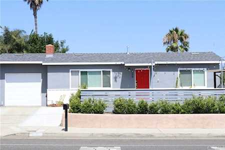295 E 20th Street Costa Mesa, CA 92627