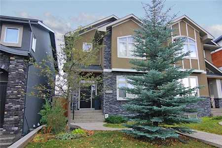 2033 42 Avenue SW Calgary, AB T2T 2M8