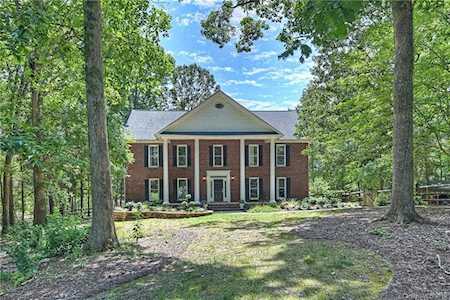 2735 Beulah Church Rd Matthews, NC 28104