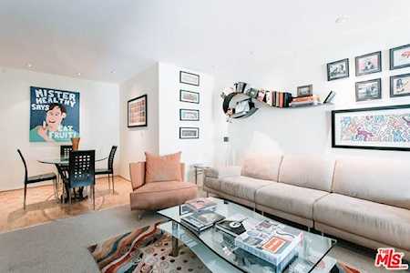 8535 W West Knoll Drive #302 West Hollywood, CA 90069