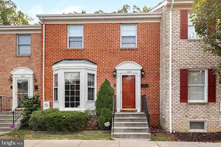 1027 Shire Ct Crofton, MD 21114