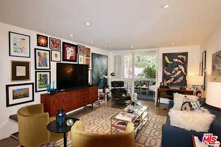 8400 De Longpre Avenue #202 West Hollywood, CA 90069