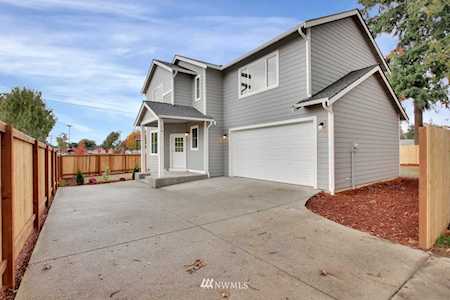 24 Columbia Cir SW Lakewood, WA 98499