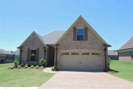 40 Garden Springs Dr Oakland, TN 38060
