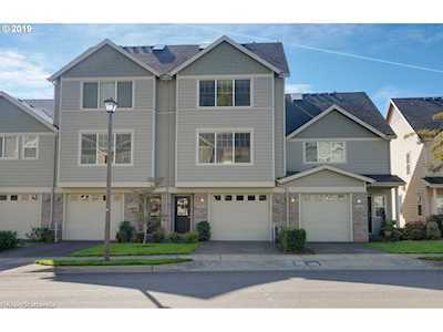 9222 SW Sweek Dr Tualatin, OR 97062
