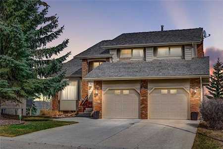 64 Stradbrooke Rise SW Calgary, AB T3H 1T9