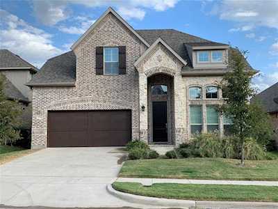 2704 Navarro Trail Euless, TX 76039