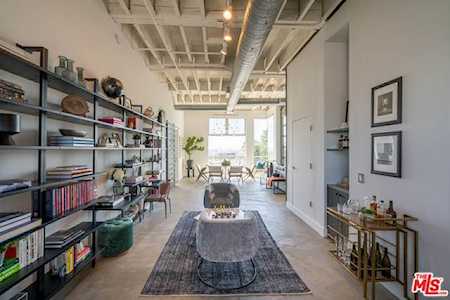 1152 N La Cienega #301 West Hollywood, CA 90069
