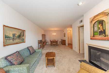 1612 Gardiner Ln #204 Louisville, KY 40205