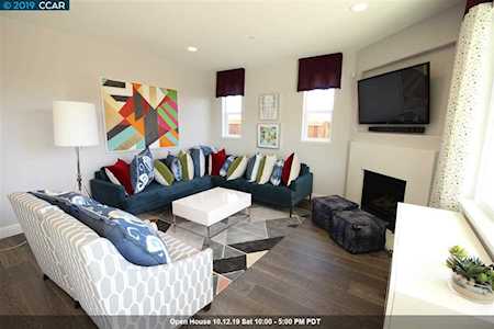 2772 Rio Seco Drive Pittsburg, CA 94565
