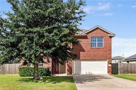 211 Kerley Dr Hutto, TX 78634