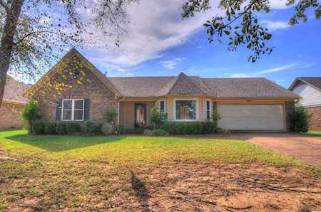 8061 Meadowlark Pl Bartlett, TN 38133