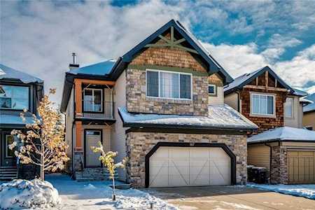 187 Tremblant Way SW Calgary, AB T3H 0B8