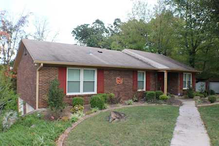 9005 Lakeridge Dr Louisville, KY 40272