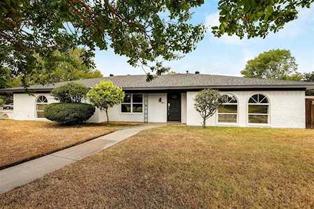 221 Victoria Drive Highland Village, TX 75077