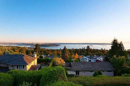 1348 Camwell Drive West Vancouver, BC V7S 2M5