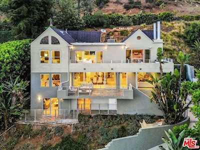 2760 La Cuesta Drive Los Angeles, CA 90046