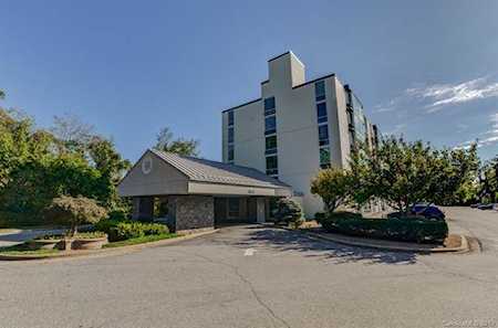 647 Town Mountain Rd Asheville, NC 28804