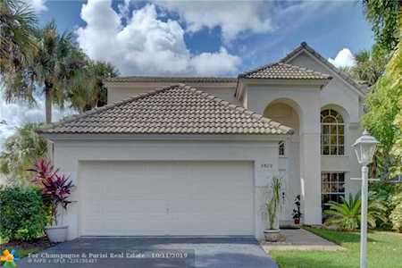 3872 Jasmine Ln Coral Springs, FL 33065