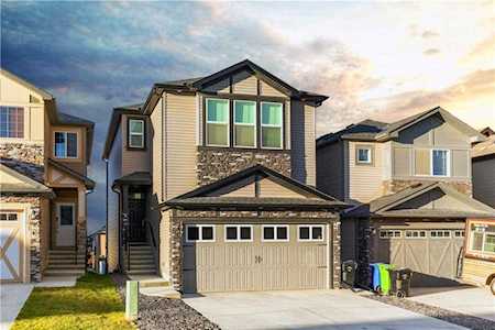 177 Nolanhurst Crescent NW Calgary, AB T3R 0Z4