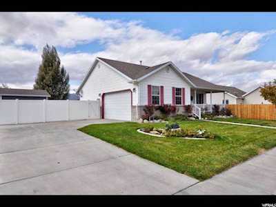 3555 N Flower W St Eagle Mountain, UT 84005