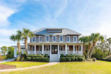 317 E Island View Drive Hampstead, NC 28443