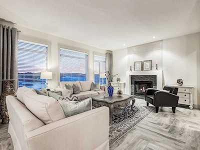 49 Legacy Mount SE Calgary, AB T2X 2C8